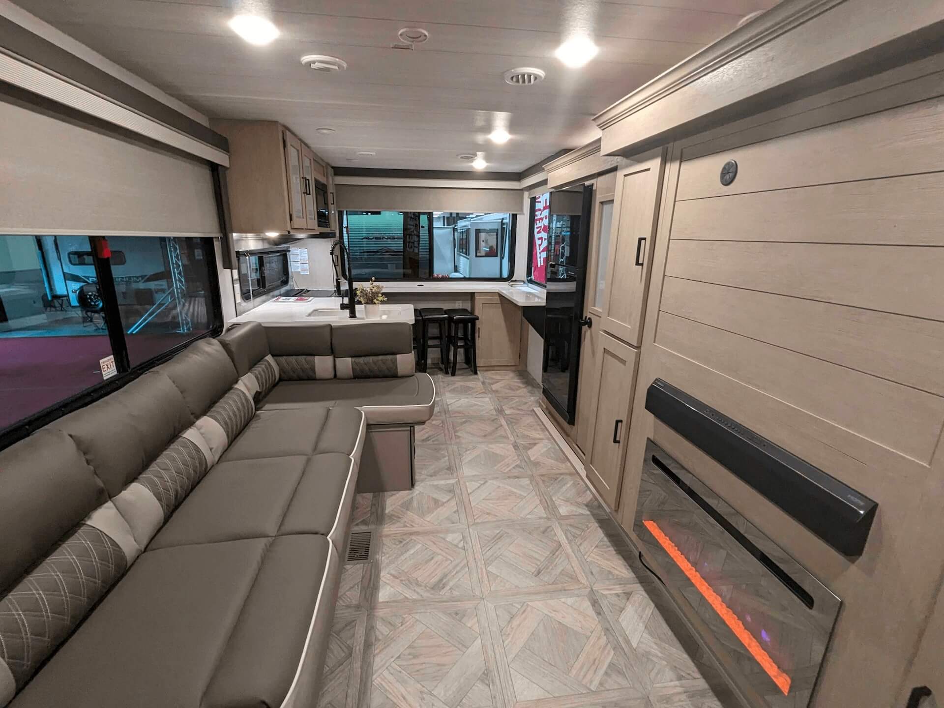 Wildwood Salem 29VIEW living area